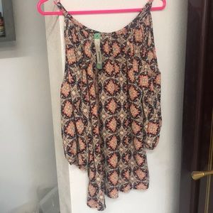 Open shoulder navy Small print blouse